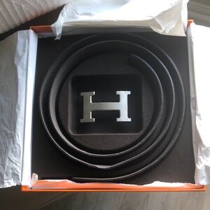 Authentic Hermes reversible belt one side black other side gray.